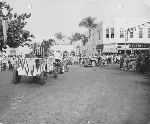 Orange Harvest Festival Parade with Eltiste Calliope, Orange, California, 1947