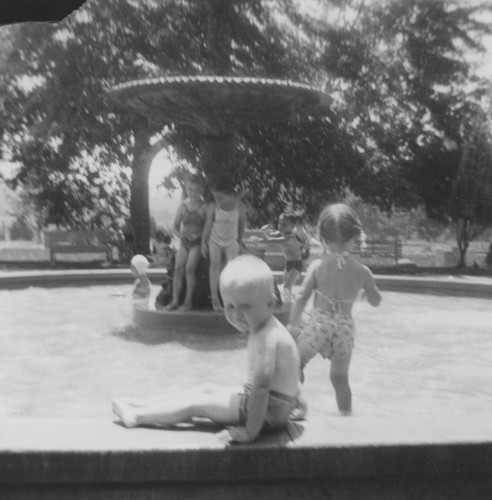 Orange City Park wading pool, Orange, California, ca. 1952