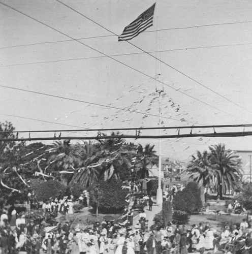 Plaza Square with automobile parade, Orange, California, ca. 1907