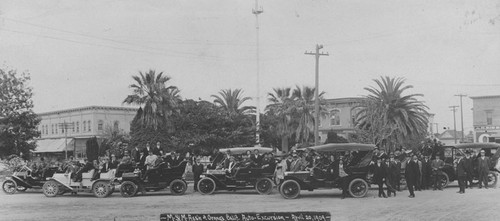 Merchants & Manufacturers Association of Orange, California Auto Excursion at the Plaza in Orange, California, 1909