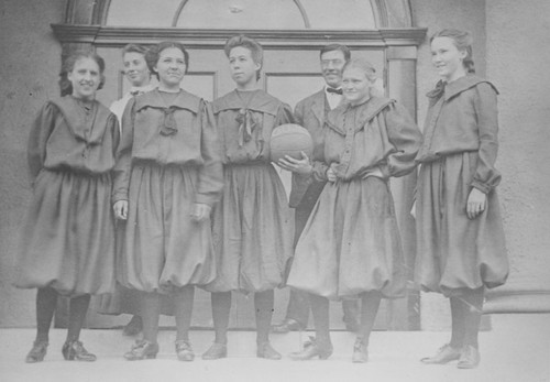 Orange Union High School women's basketball team, Orange, California, 1908