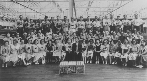 Irvine Valencia Growers packing house workers inside the packing house, Irvine, California, 1933