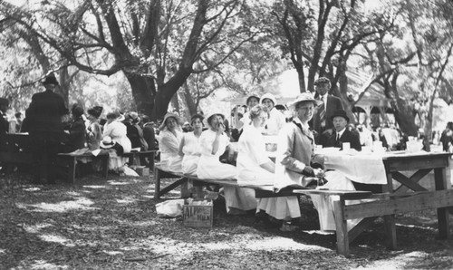 Walther League picnic in Orange County Park, Orange, California, 1909