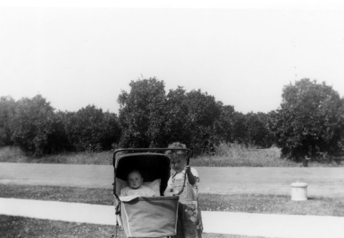 Don and Fred Burnette on Walnut Avenue, Orange, California, 1942