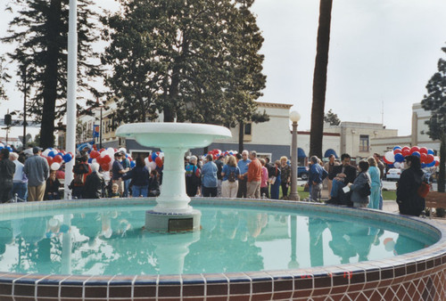 Plaza Park fountain, Orange, California, 2002