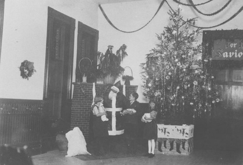 Rochester Hotel interior Christmas scene, Orange, California, 1922