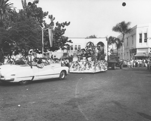 Harvest Festival with mariachi band float, Orange, California, 1947