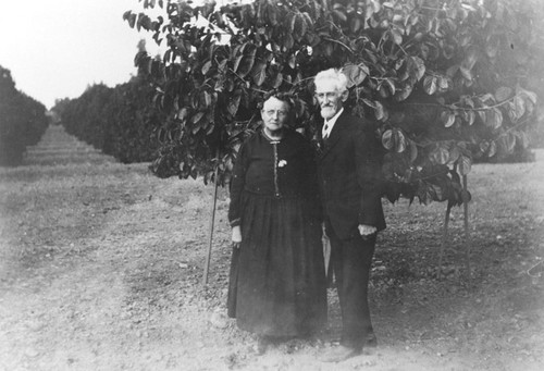 Henry Loptien and his wife Catherine at their 50th wedding anniversary in Orange, California, 1928