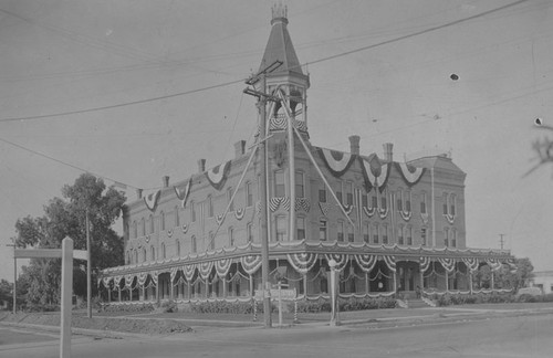 Hotel Rochester decorated for Street Fair, Orange, California, 1910