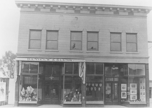 Cuddleback Building on South Glassell Street, Orange, California, ca. 1906