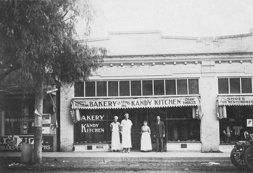 Bakery and Kandy Kitchen, South Orange Street, Orange, California, ca. 1910