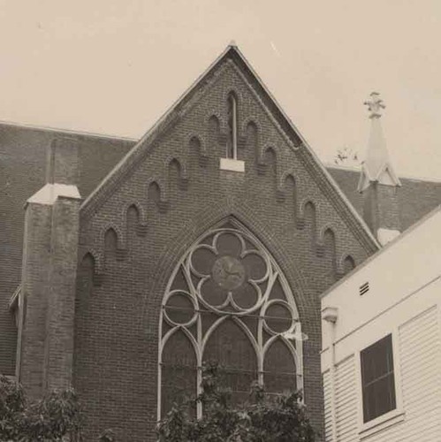 Masonic Temple, cracks in façade