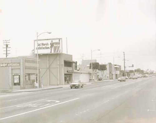 Oxnard Boulevard & 8th Street, looking north