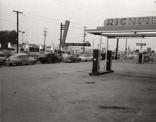 Richfield Gasoline station