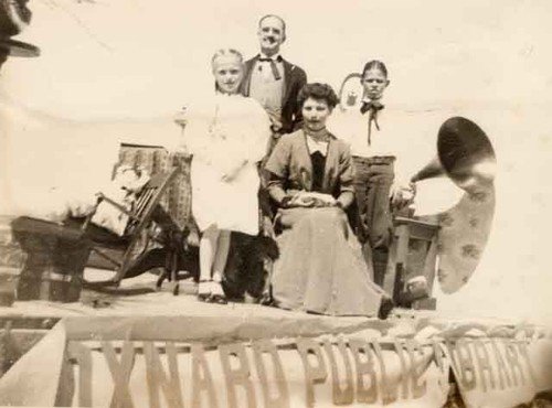 Oxnard Public Library parade float