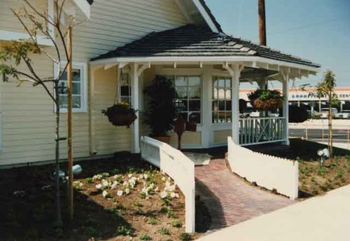 Entrance to Bobby McGees Restaurant