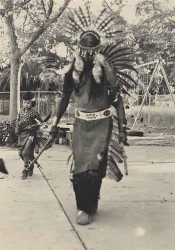 Native American program & children celebrate t