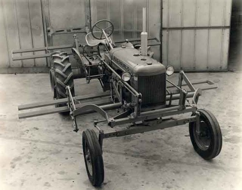 Allis-Chalmers tractor