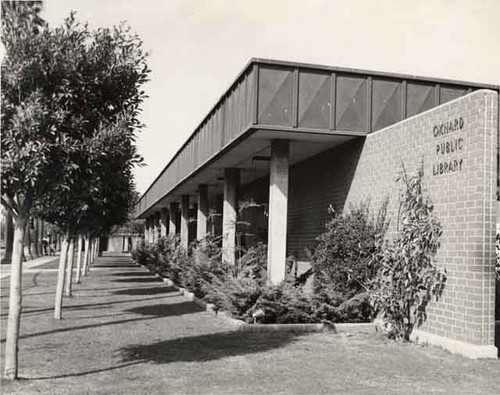 C Street Library