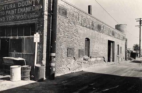 Old Laundro-Mate building