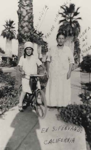 Palma Manriquez & granddaughter