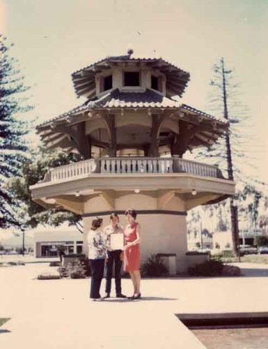 Pagoda, Plaza Park