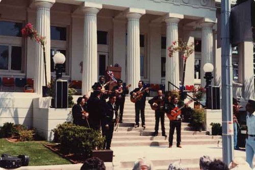 Mariachi group performs at dedication