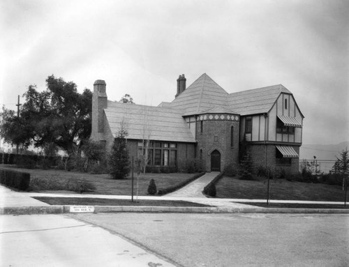 Large house in Burbank