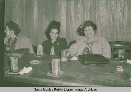 Pacific Palisades Seniors seated at a table