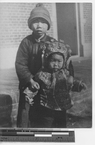 Typical Manchu headdress at Fushun, China, 1936