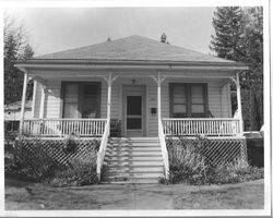 1895 Queen Anne cottage in the Calder Addition, at 456 South Main Street, Sebastopol, California, 1993