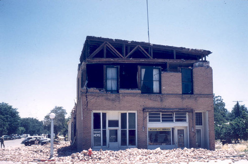 Tehachapi News building