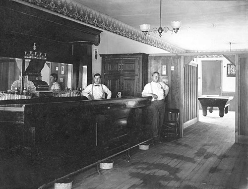 Saloon in Coulterville, 1912