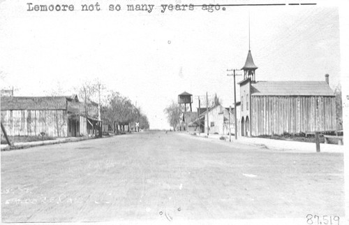 Lemoore Street Scene