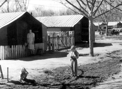 Women and children at Linnell Camp