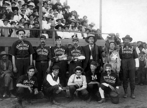 Coalinga Toggery "The Leans" baseball team 1910