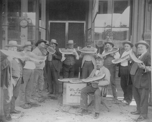 Cutting of the watermelon