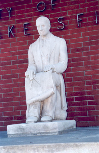 Statue of Colonel Thomas Baker