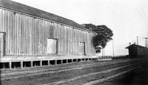 Mouren's wooden warehouse from the railroad side