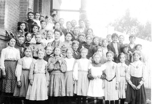 1906 Morton Street School Class picture