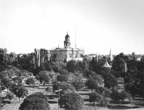 Fresno Courthouse and grounds