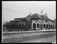 Exterior of the Friday Morning Club House, Los Angeles, circa 1900