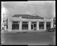 View towards the showroom for Swinehart Tires, W. B. Guyton Tire & Rubber Co., Los Angeles, circa 1920-1934