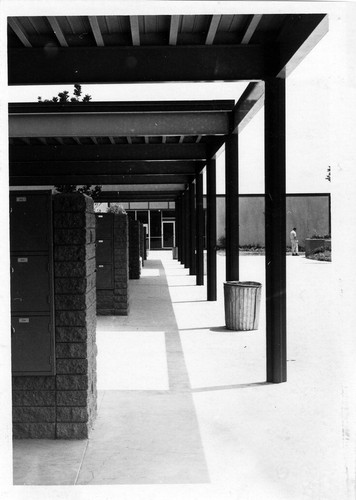 Photograph of inner quad at El Dorado High School