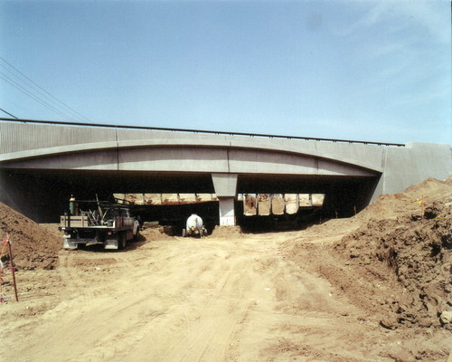 Photograph of the construction of the Melrose Avenue underpass