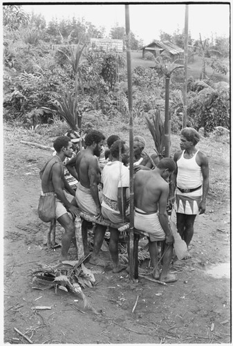 Men singing to accompany mao dancing