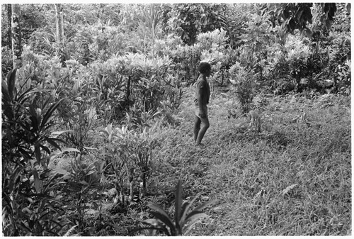 People near Ngarinaasuru