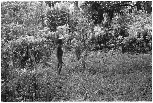 People near Ngarinaasuru