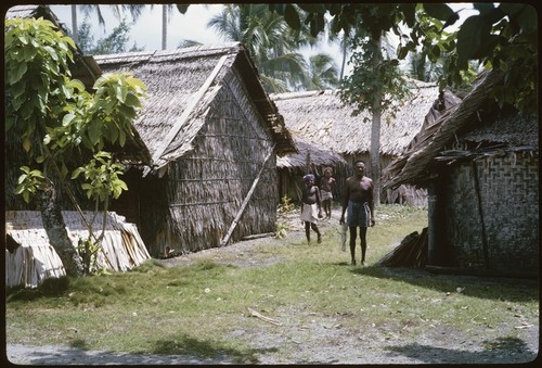 Langalanga village, Laulasi