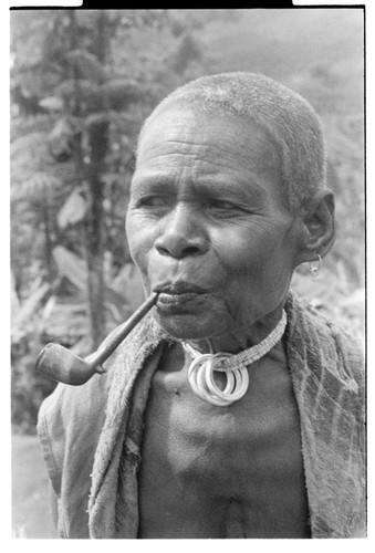 Older woman with tale'ekome necklace